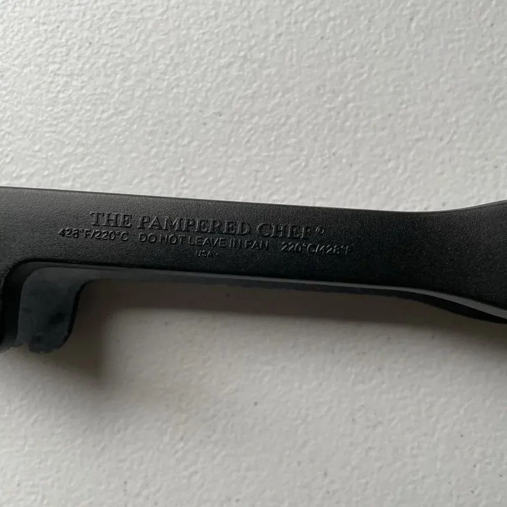 Pampered Chef Black Nylon Kitchen Tongs Turners Heat Resistant Serrated Tips 13